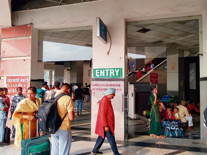 Days after bomb threat, Chandigarh Railway Station security lax