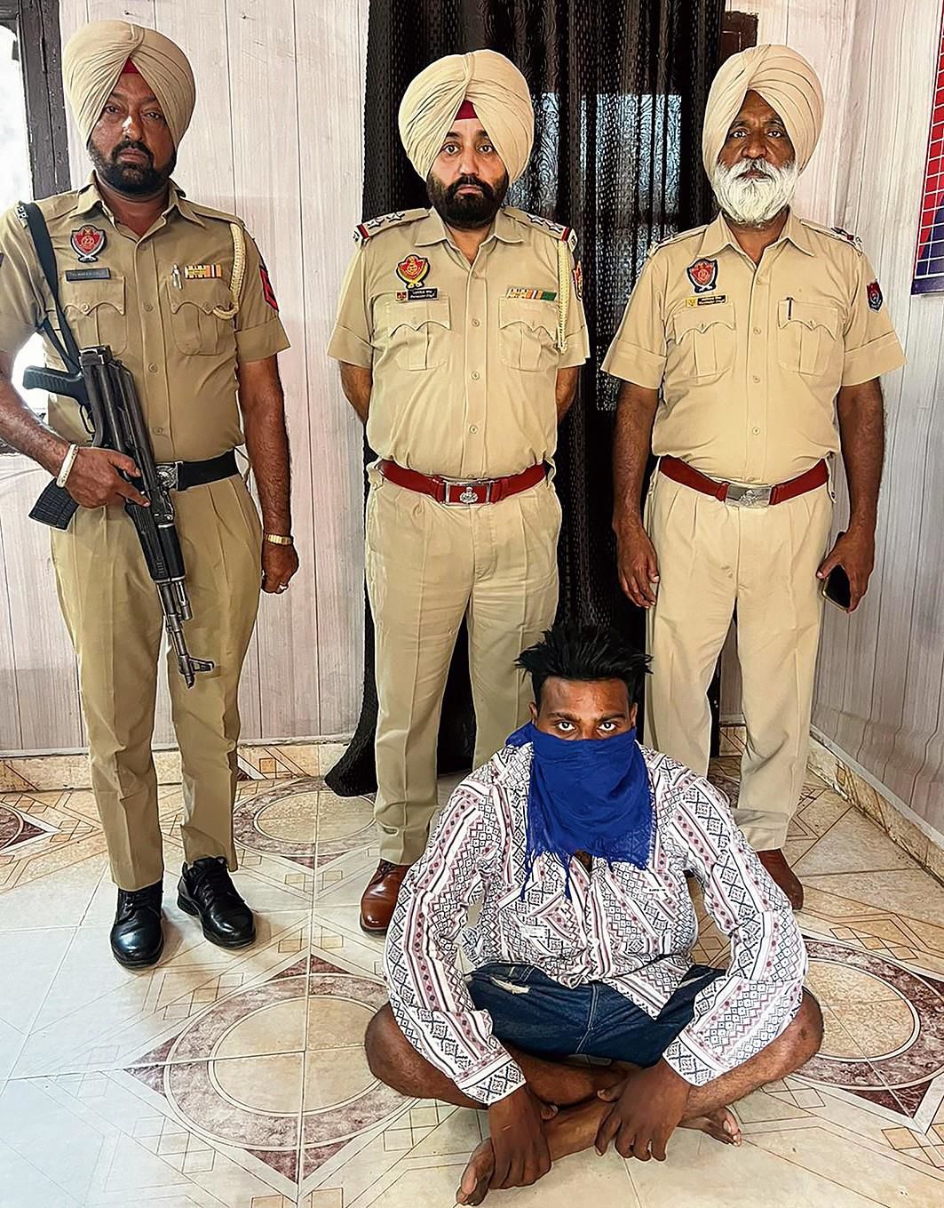 Three nabbed with 1 kg opium, 250 gm heroin