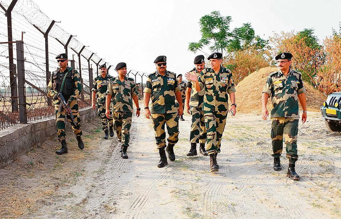 BSF chief assesses security along IB at Jammu frontier