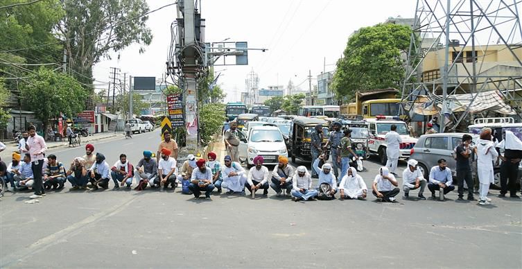 Teachers protest, block road in Jalandhar West