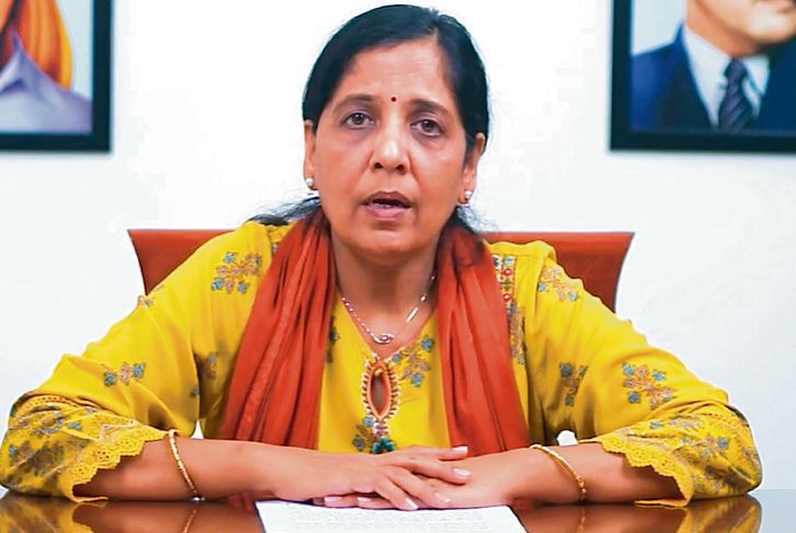 Sunita Kejriwal criticises PM Narendra Modi, prays for downfall of ‘dictator’
