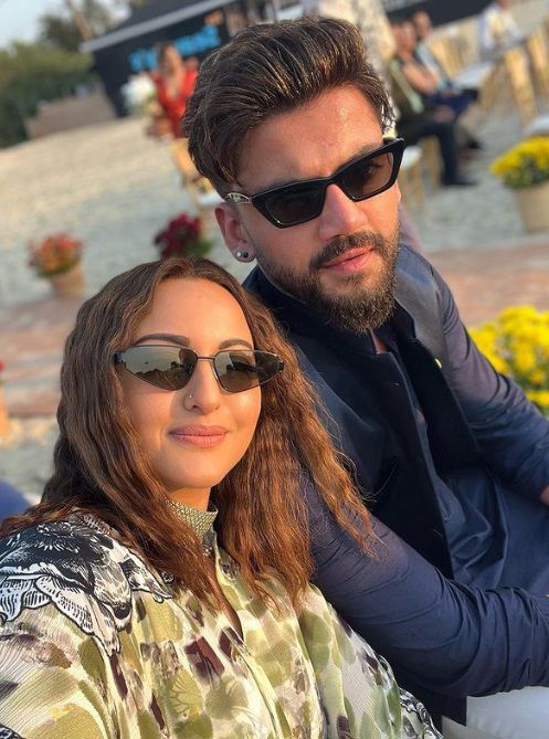 Ahead of Sonakshi Sinha’s wedding, father Shatrughan dines with Zaheer Iqbal and family