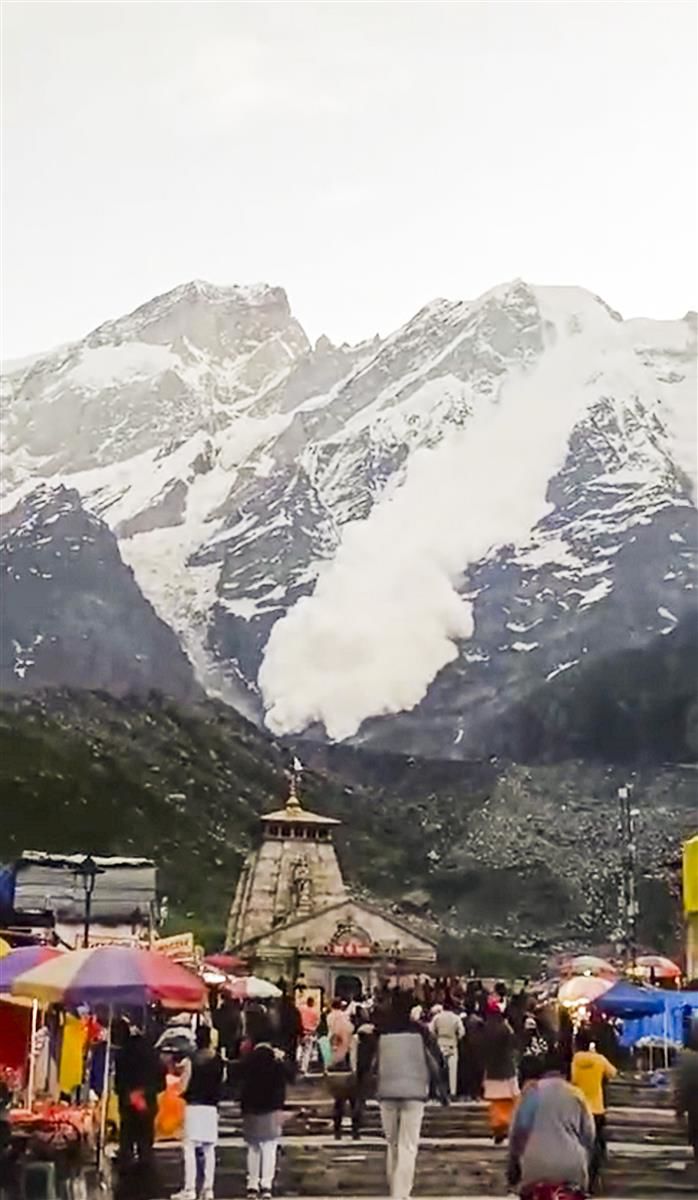 Massive avalanche hits Gandhi Sarovar near Kedarnath Dham; no casualty