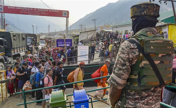 Third batch of over 6,600 pilgrims leaves Jammu base camp for Amarnath Yatra
