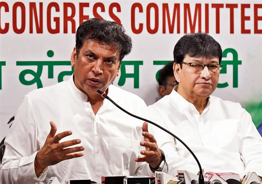 Instead of finding solution, AAP & BJP playing politics: Congress