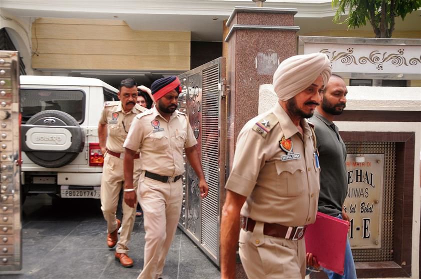 Rs 3 crore dacoity: Amritsar Police find clues about perpetrators