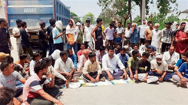 Couple dies in accident, villagers stage sit-in on road in Yamunanagar district