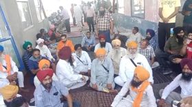 Punjab farmers continue protest at Ladhowal toll barrier for second day, Rs 1 crore loss for every 24 hours