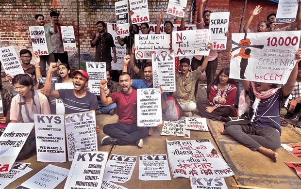 To press for their demands, students call for march towards Parliament today
