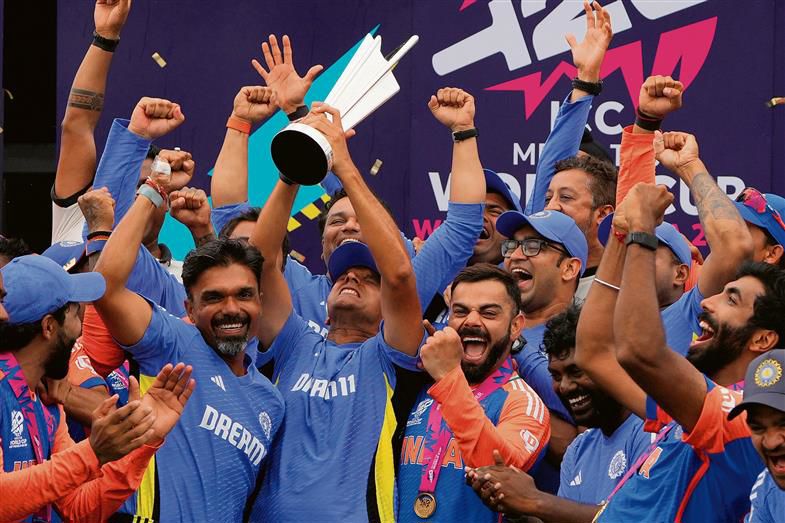 Srinagar: Tourism Dept invites T20  winning  team