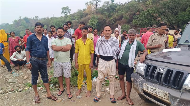 Lonavala-type family drowning averted in Himachal’s Kangra as 5 Uttar Pradesh tourists rescued from gushing waters
