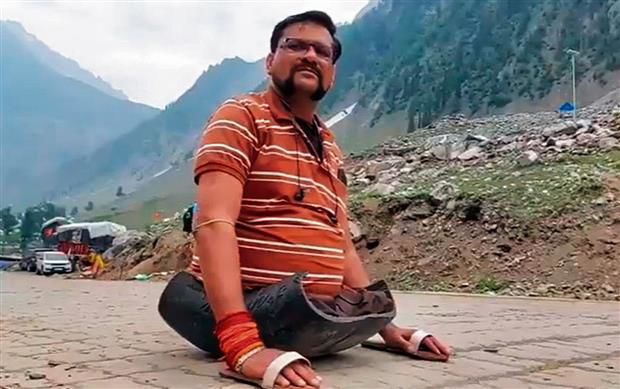 Jaipur’s double amputee on his 12th journey to Amarnath shrine