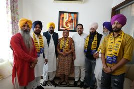 Punjab bypoll: Days after SAD withdrew support to Jalandhar West candidate, Surjit Kaur joins Aam Aadmi Party